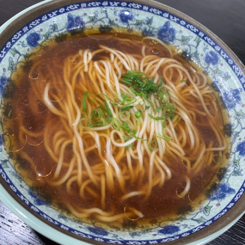 Noodles with Scallion, Oil & Soya Sauces <br> 葱油拌面/粉
